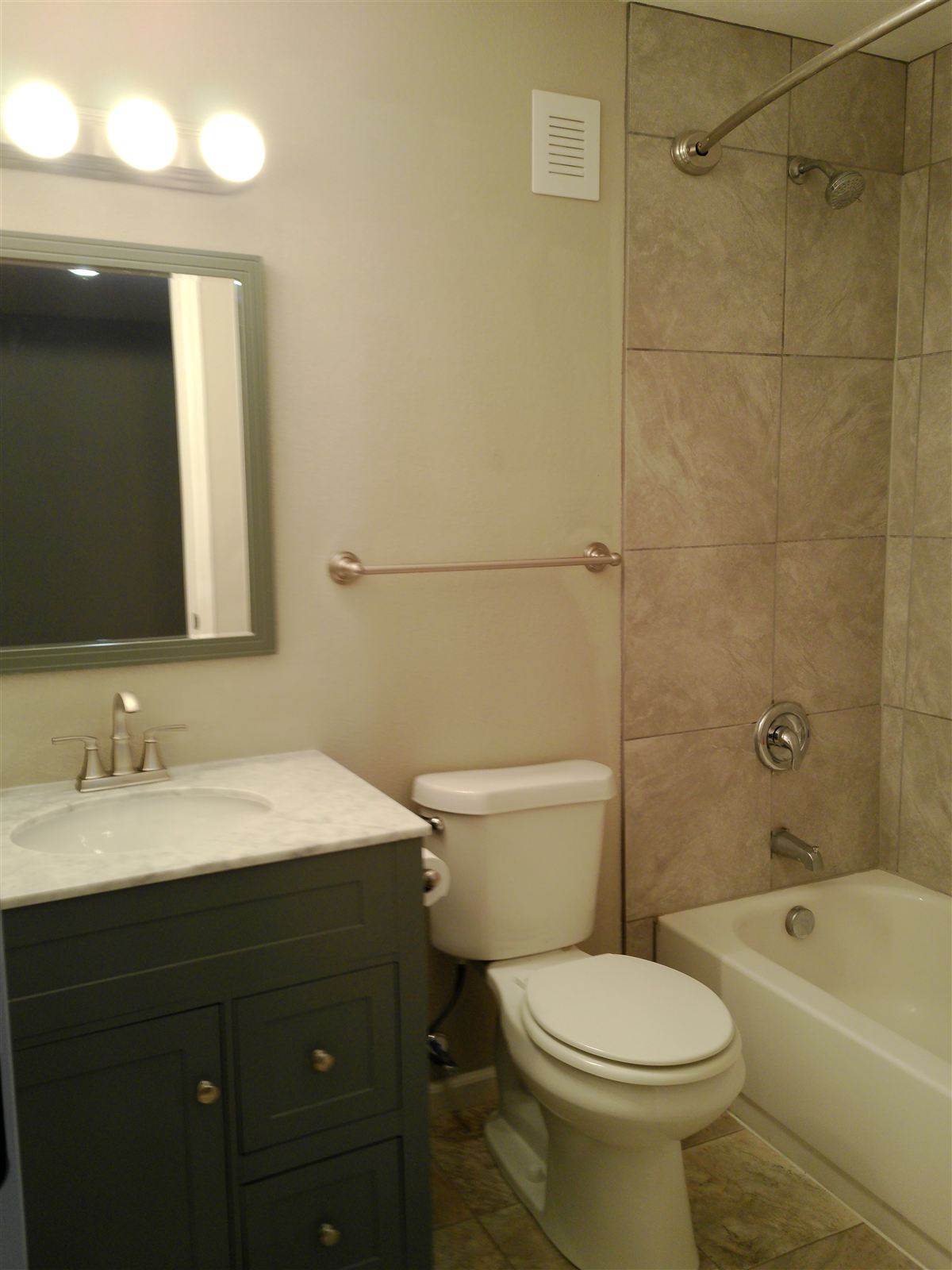 Lower-level full bath